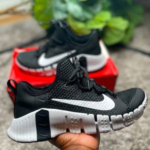 NWOT Nike Free Metcon 3 "Black/Volt/White" Training Shoe